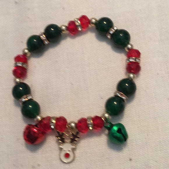 🎄NWT Holiday Reindeer Gorgeous Rhinestone Elastic Bracelet Closet Must Have 🎄 - Picture 4 of 8